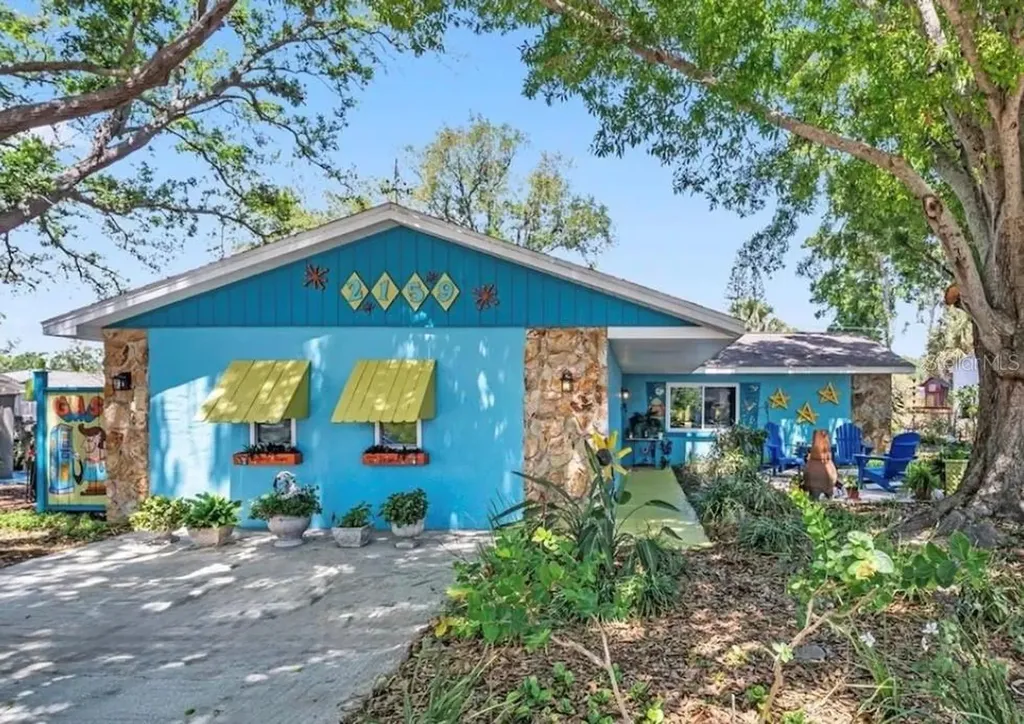 2159 Barcelona Way S St Petersburg FL 33712
