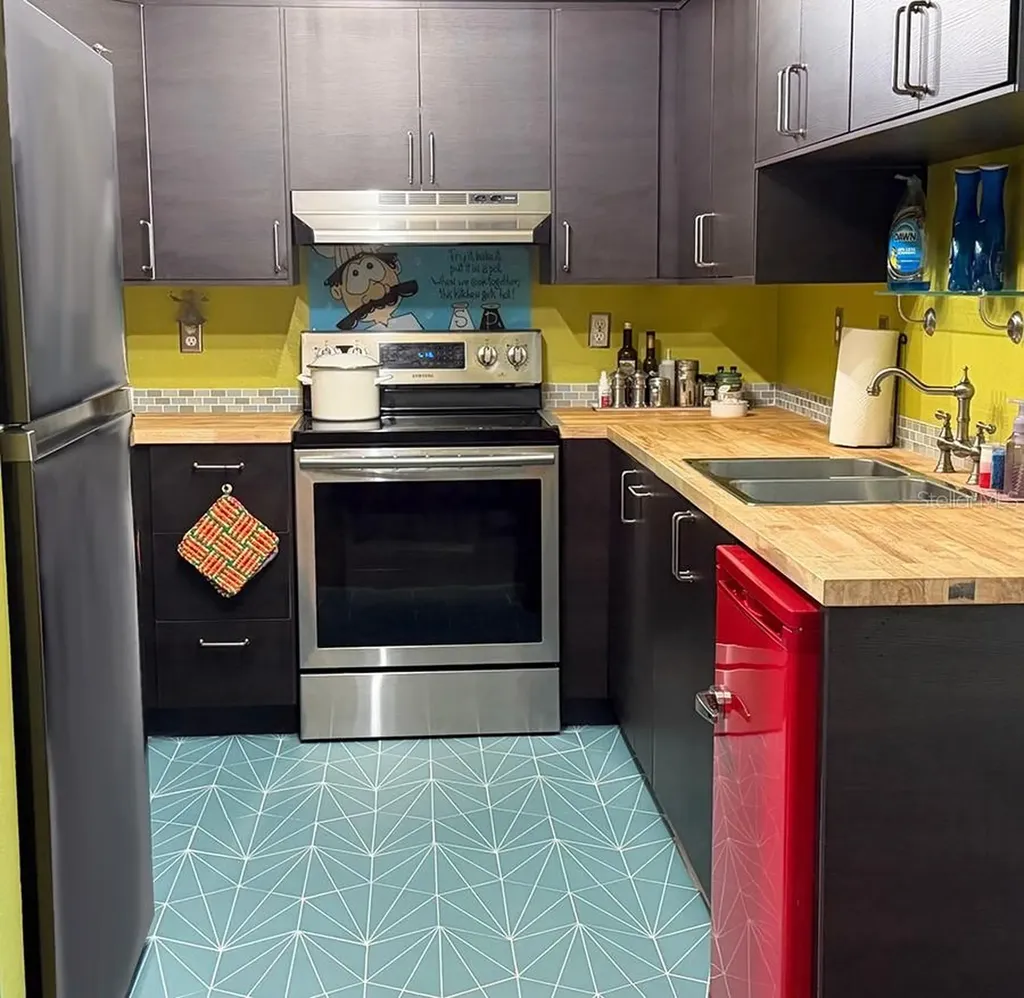 2159 Barcelona Way S St Petersburg FL 33712