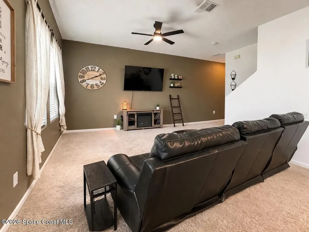 2024 Hemingway Circle Groveland FL 34736