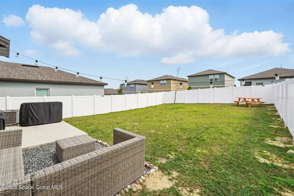 2024 Hemingway Circle Groveland FL 34736