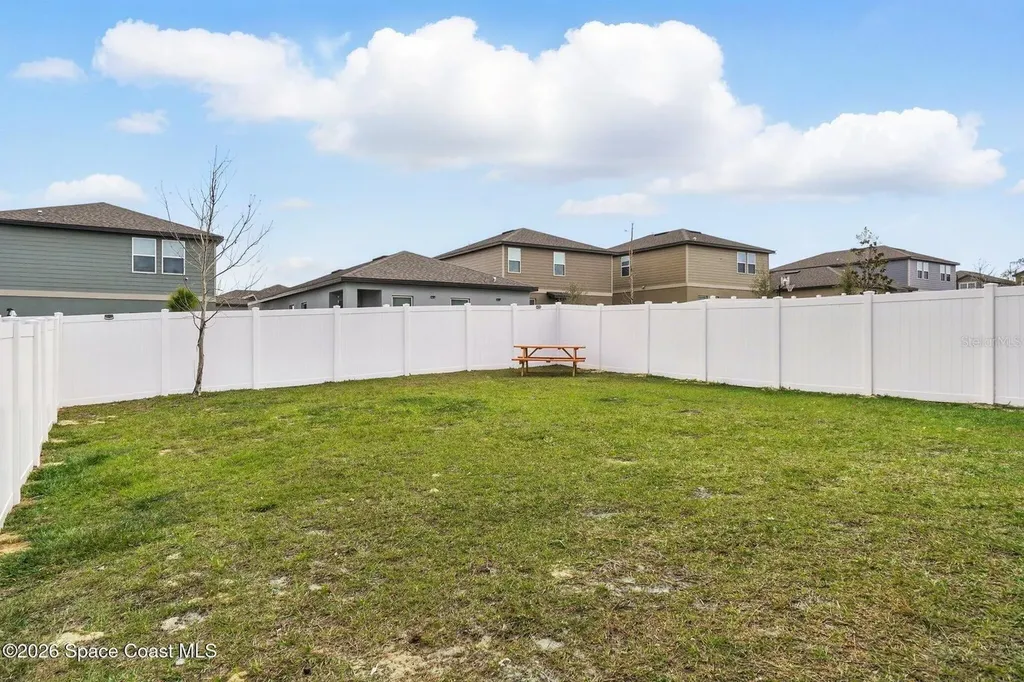 2024 Hemingway Circle Groveland FL 34736
