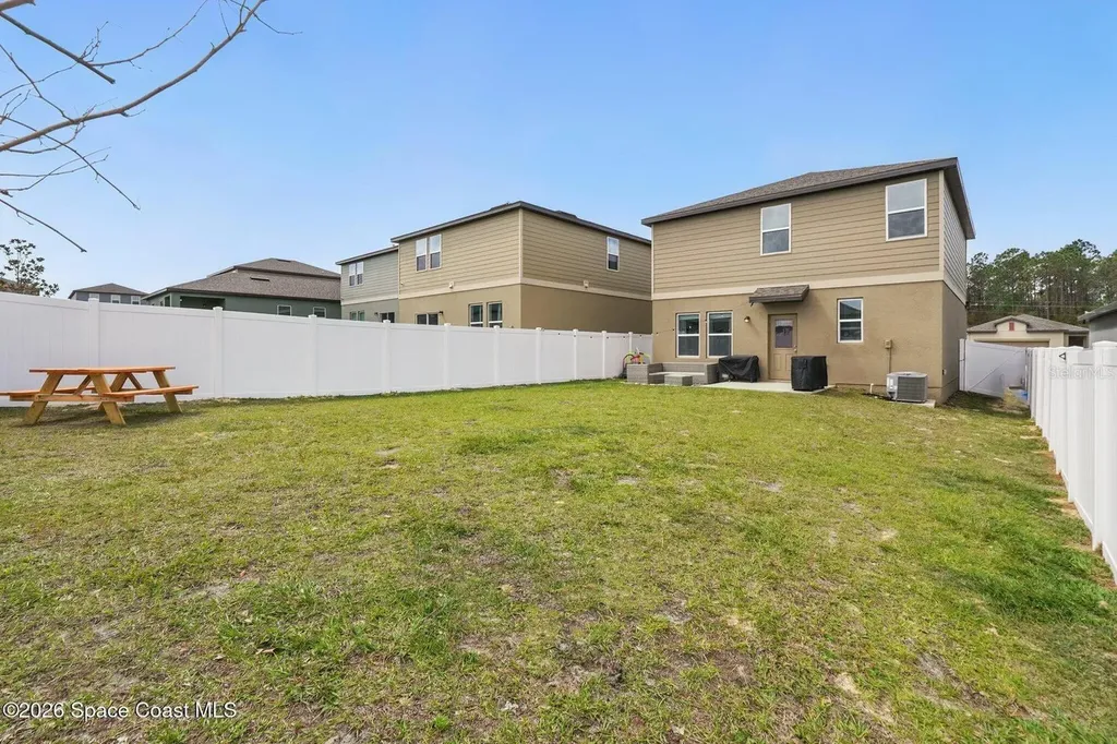 2024 Hemingway Circle Groveland FL 34736