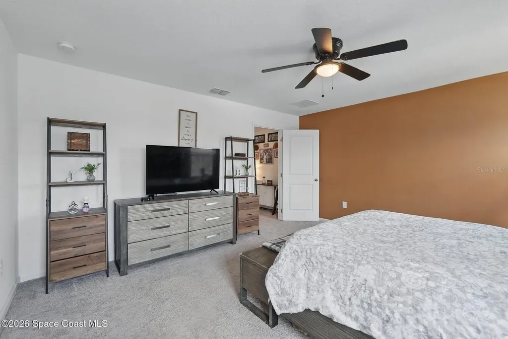 2024 Hemingway Circle Groveland FL 34736