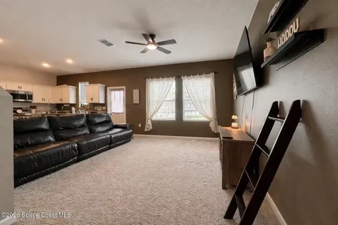 2024 Hemingway Circle Groveland FL 34736