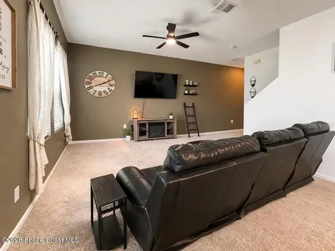 2024 Hemingway Circle Groveland FL 34736