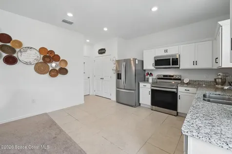 2024 Hemingway Circle Groveland FL 34736