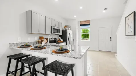 2882 Skyline Loop Kissimmee FL 34758