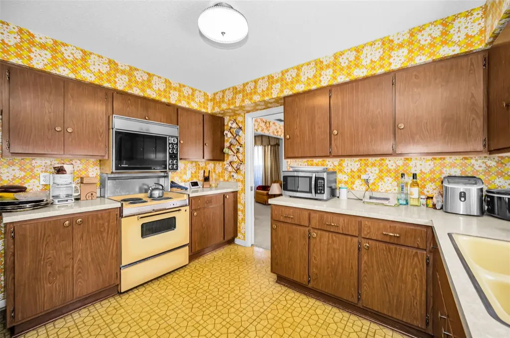 2241 Jaffa Place Clearwater FL 33764