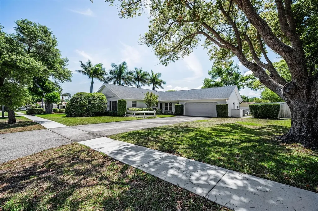 2241 Jaffa Place Clearwater FL 33764