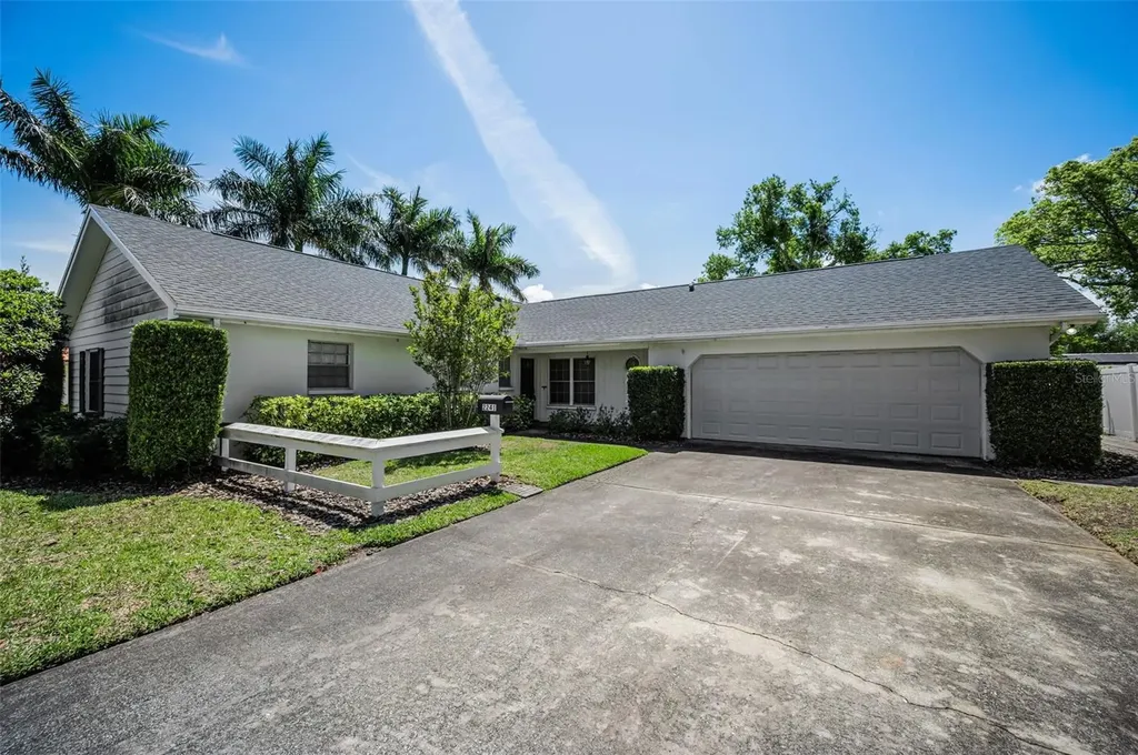 2241 Jaffa Place Clearwater FL 33764