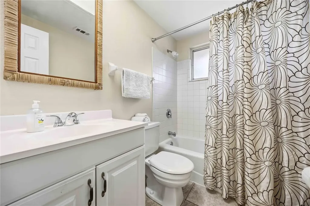 131 Dartmouth Road Venice FL 34293