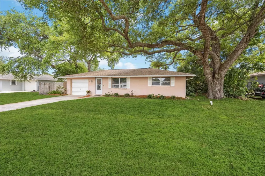 131 Dartmouth Road Venice FL 34293