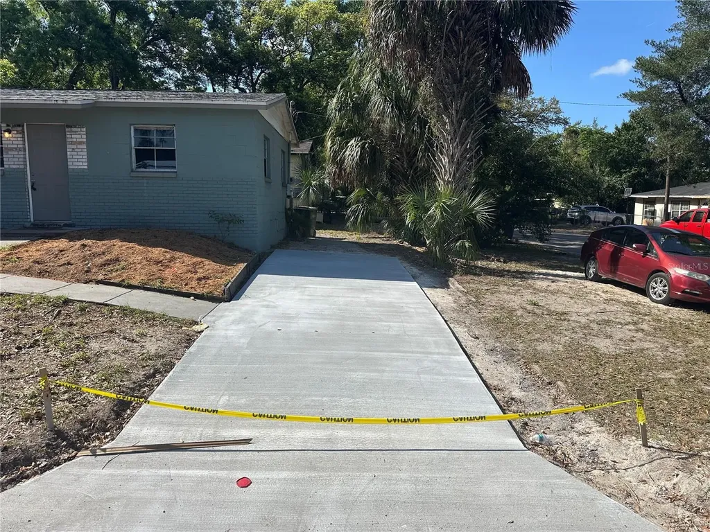 1203 E Annie Street Tampa FL 33612