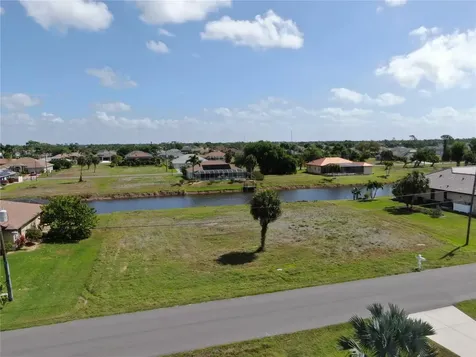 35 & 37 Tournament Road Rotonda West FL 33947