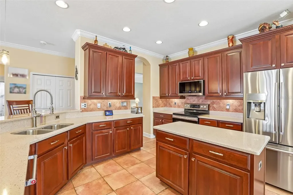 1638 Mira Lago Circle Ruskin FL 33570