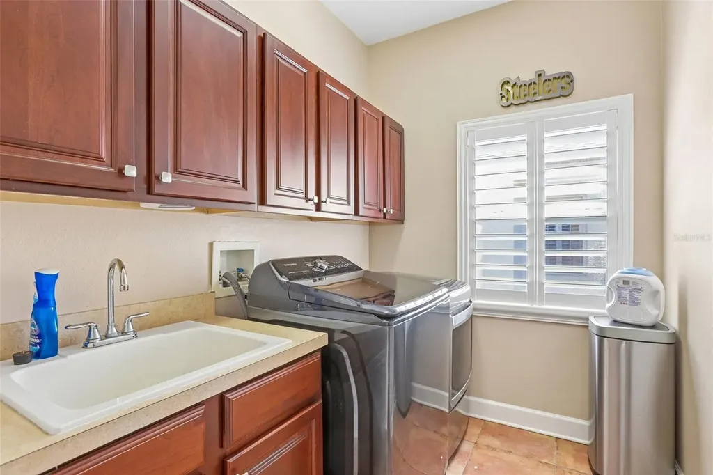 1638 Mira Lago Circle Ruskin FL 33570