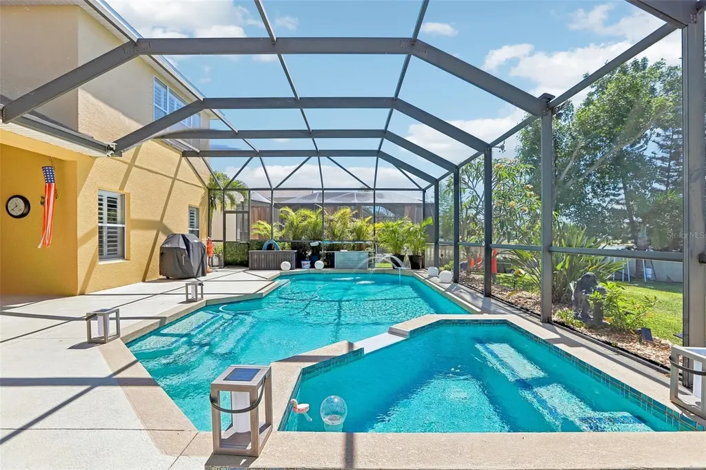 1638 Mira Lago Circle Ruskin FL 33570