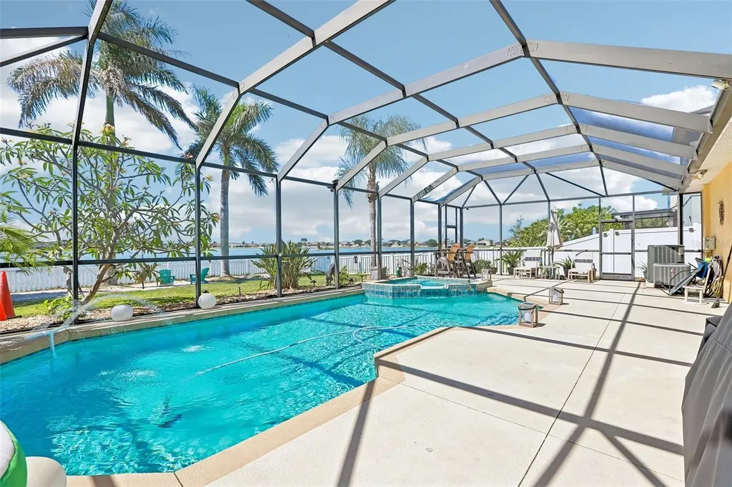 1638 Mira Lago Circle Ruskin FL 33570