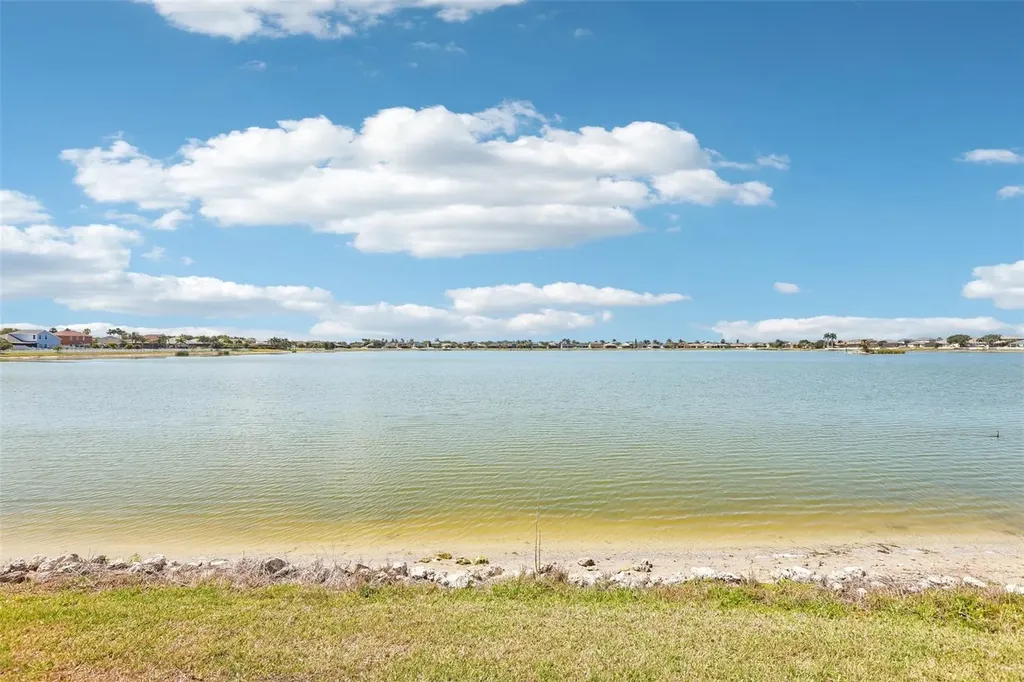 1638 Mira Lago Circle Ruskin FL 33570
