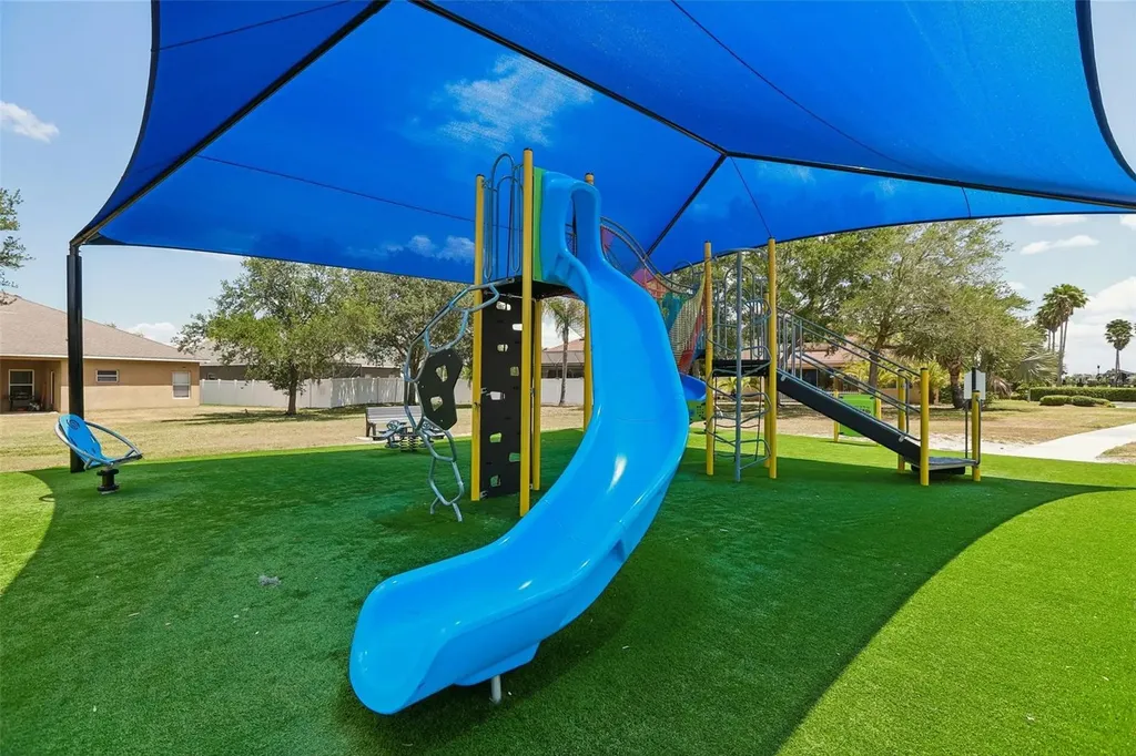1638 Mira Lago Circle Ruskin FL 33570