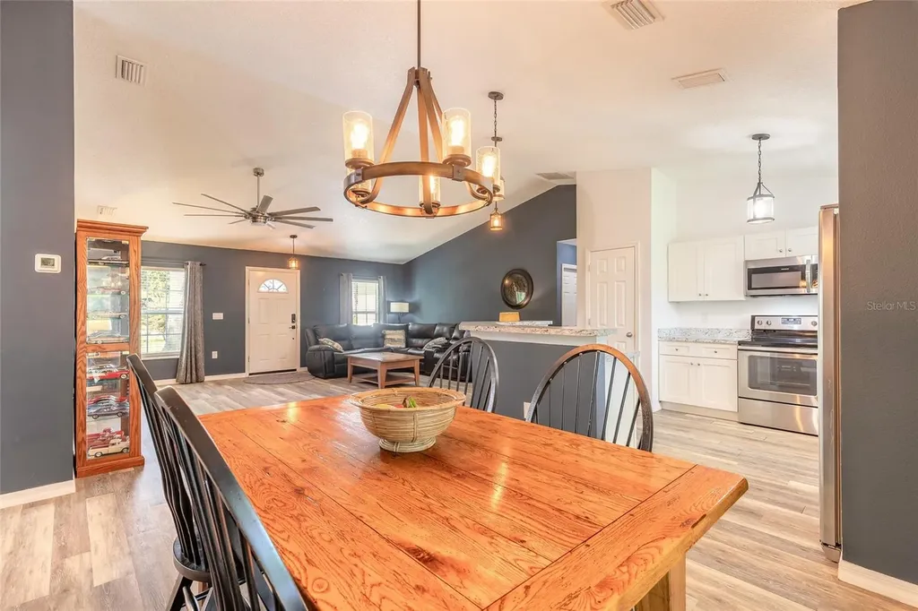 365 Alcazar Avenue De Leon Springs FL 32130