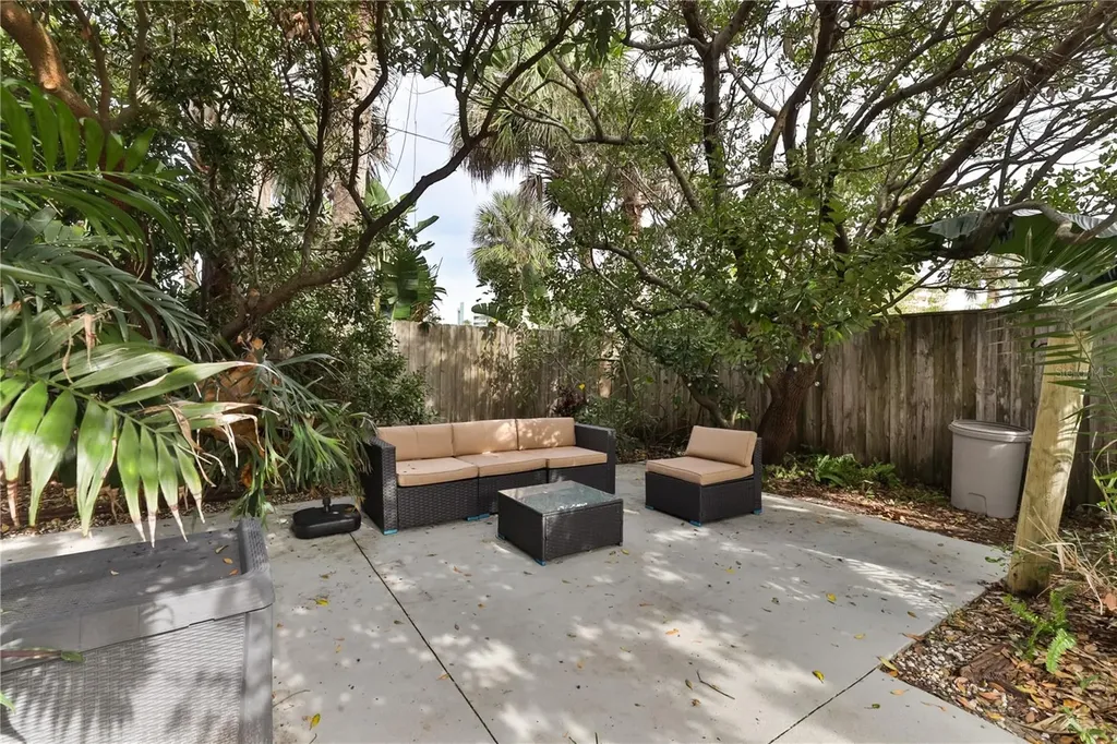 314 Due East Street New Smyrna Beach FL 32169