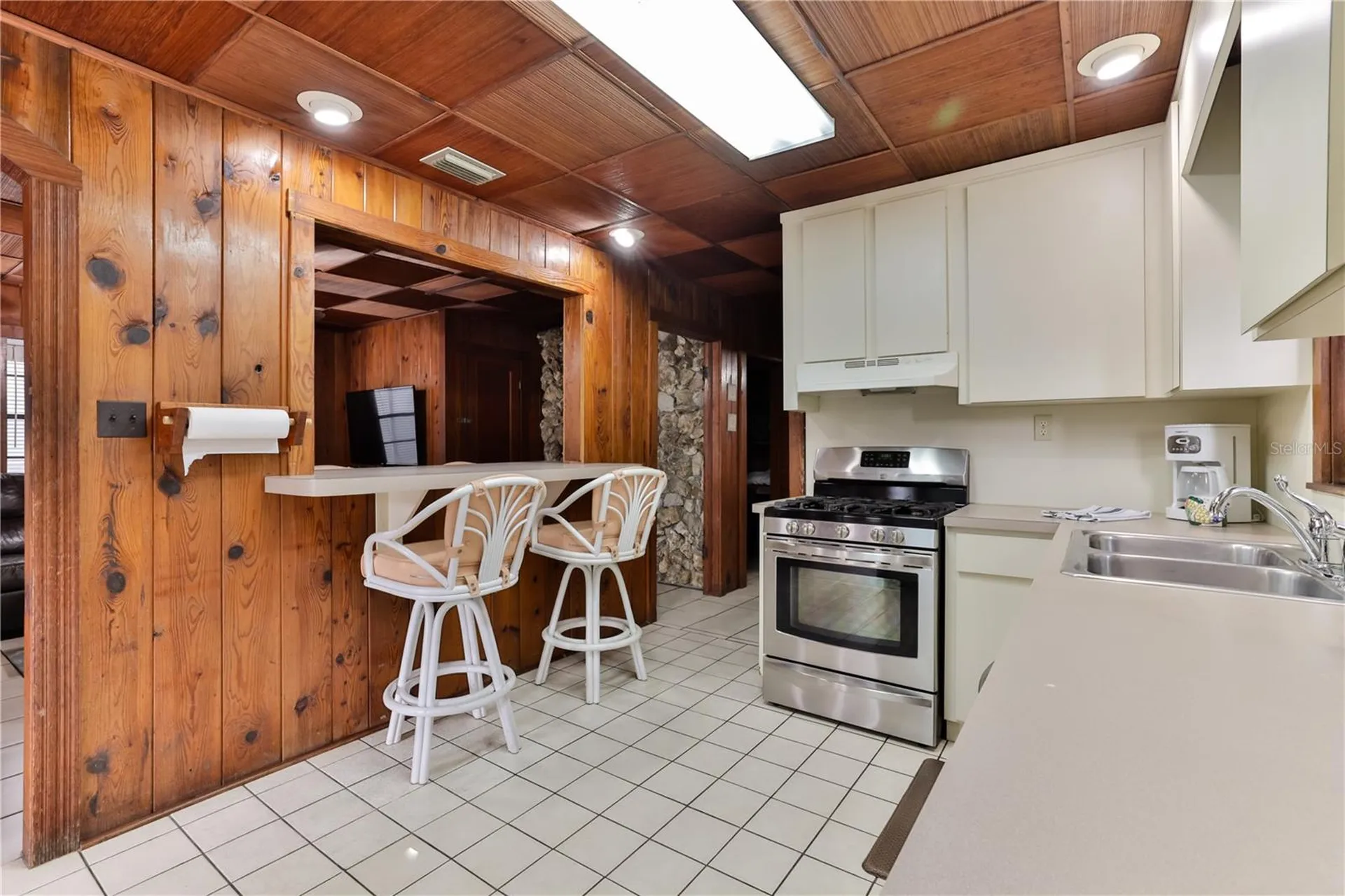 314 Due East Street New Smyrna Beach FL 32169