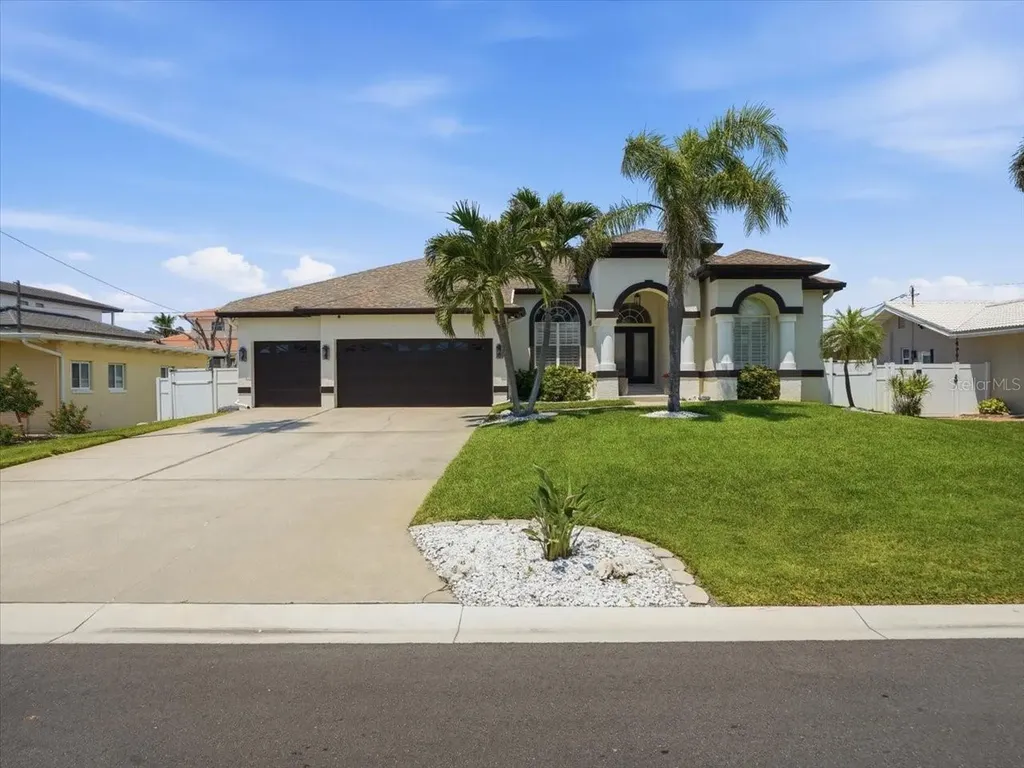 109 16th Street Belleair Beach FL 33786