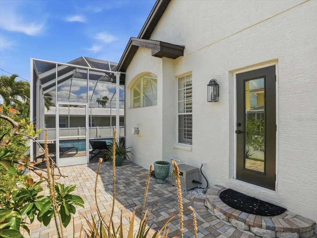 109 16th Street Belleair Beach FL 33786