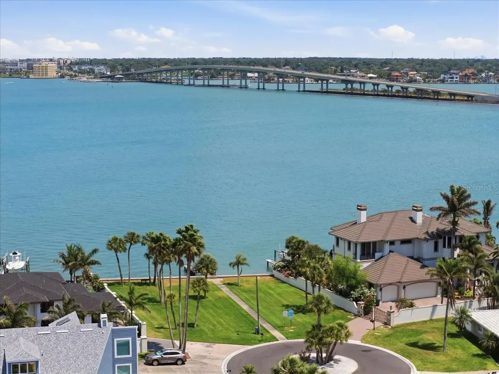 109 16th Street Belleair Beach FL 33786