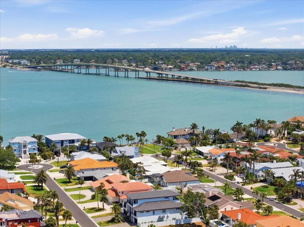 109 16th Street Belleair Beach FL 33786