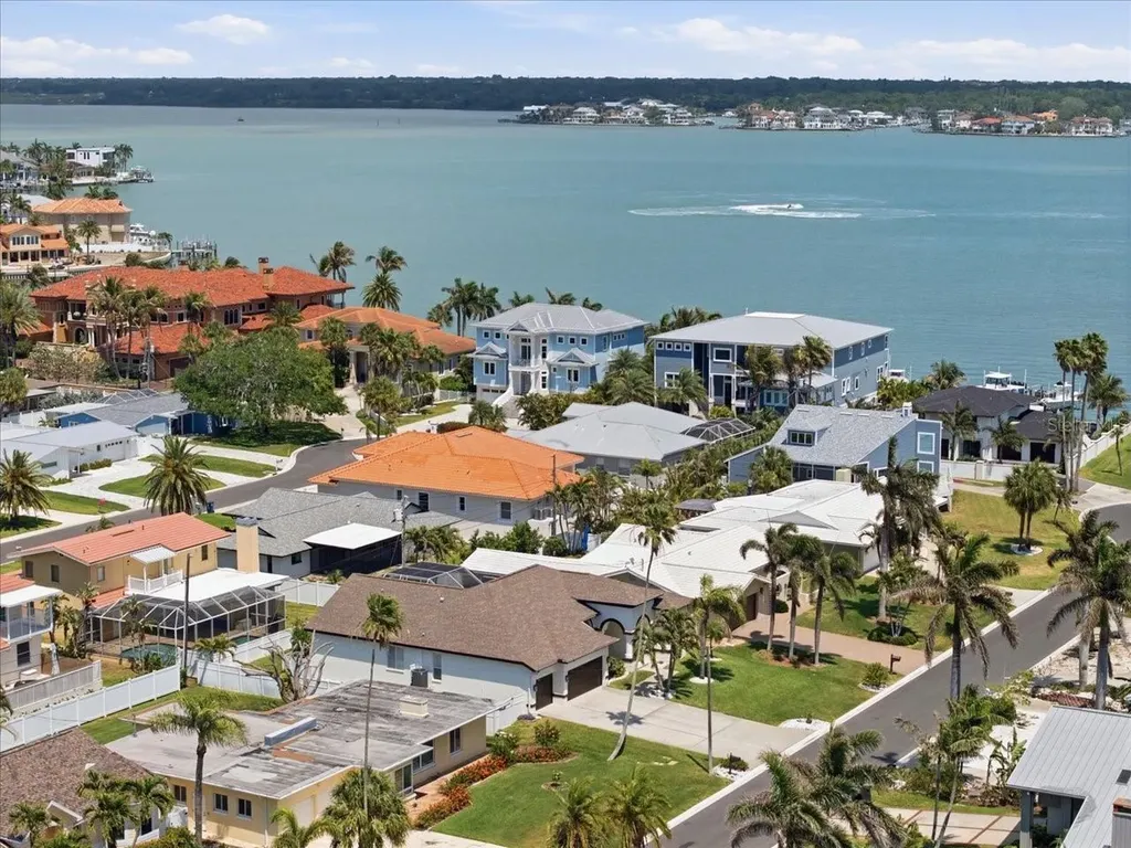 109 16th Street Belleair Beach FL 33786