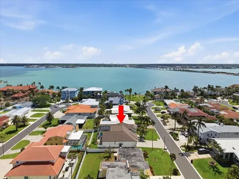 109 16th Street Belleair Beach FL 33786