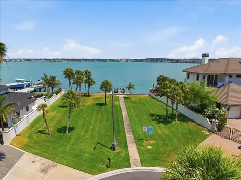 109 16th Street Belleair Beach FL 33786