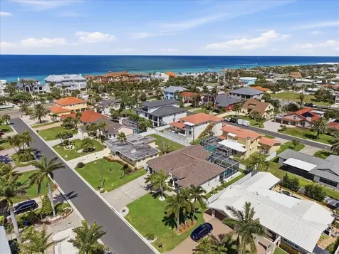 109 16th Street Belleair Beach FL 33786