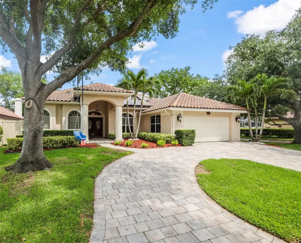 4802 Queen Palm Terrace NE St Petersburg FL 33703