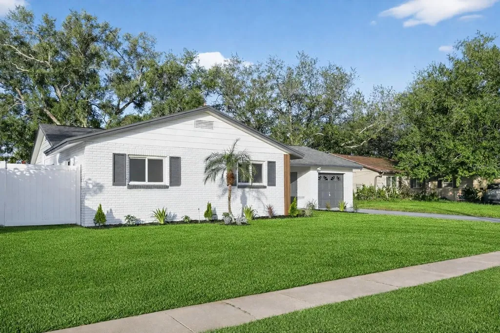 8317 Boxwood Drive Tampa FL 33615