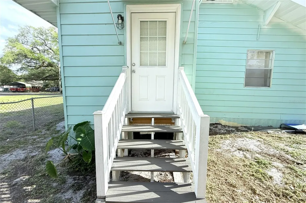 1302 E 33rd Avenue Tampa FL 33603
