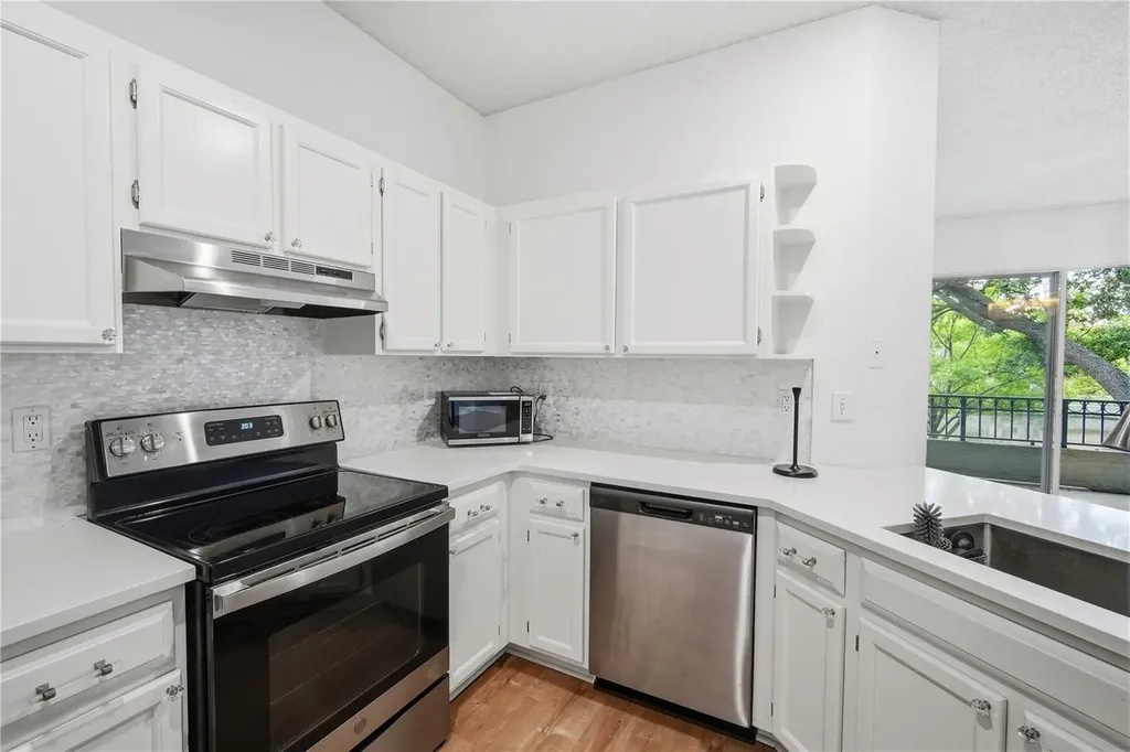 604 Seascape Way Tampa FL 33602