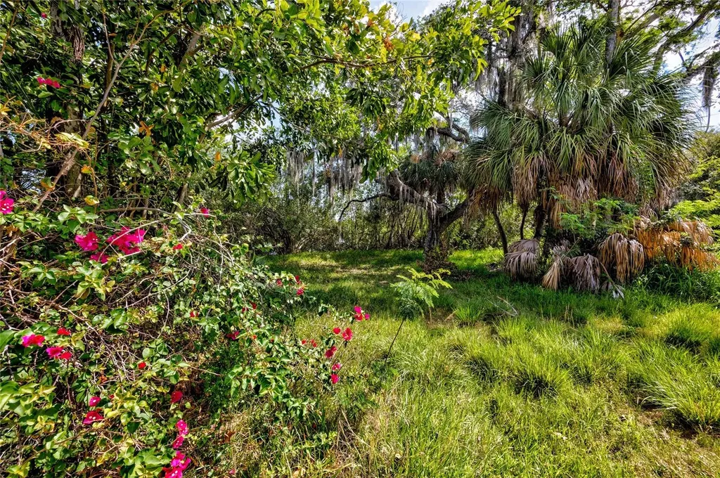 102 Dickman Drive SW Ruskin FL 33570