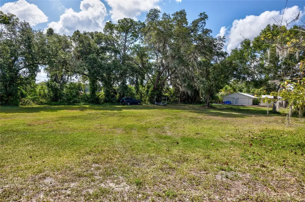 102 Dickman Drive SW Ruskin FL 33570