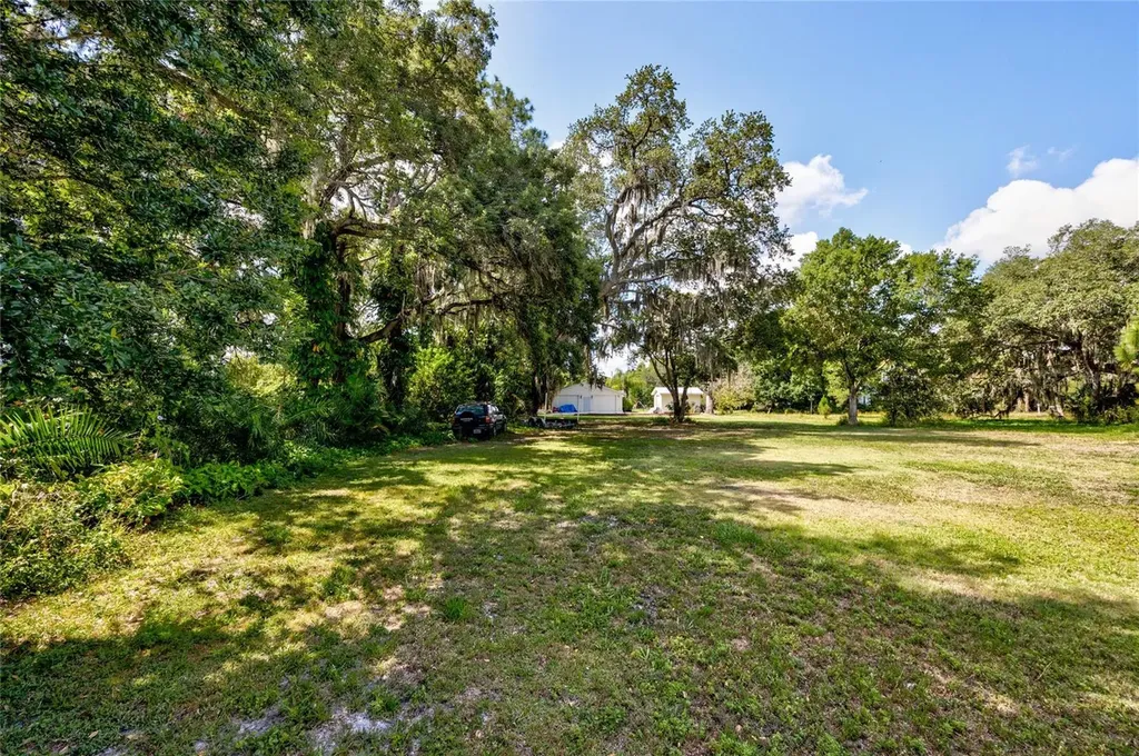 102 Dickman Drive SW Ruskin FL 33570