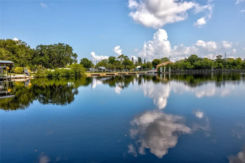 102 Dickman Drive SW Ruskin FL 33570