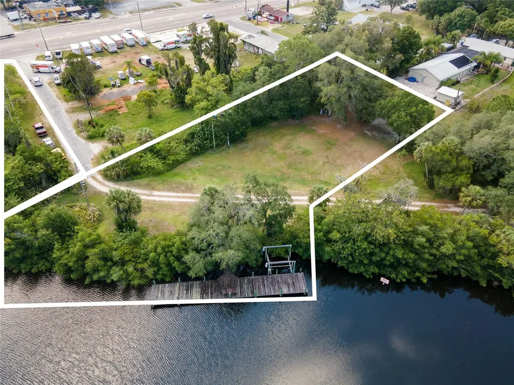 102 Dickman Drive SW Ruskin FL 33570