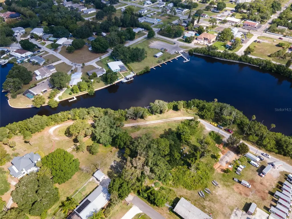 102 Dickman Drive SW Ruskin FL 33570