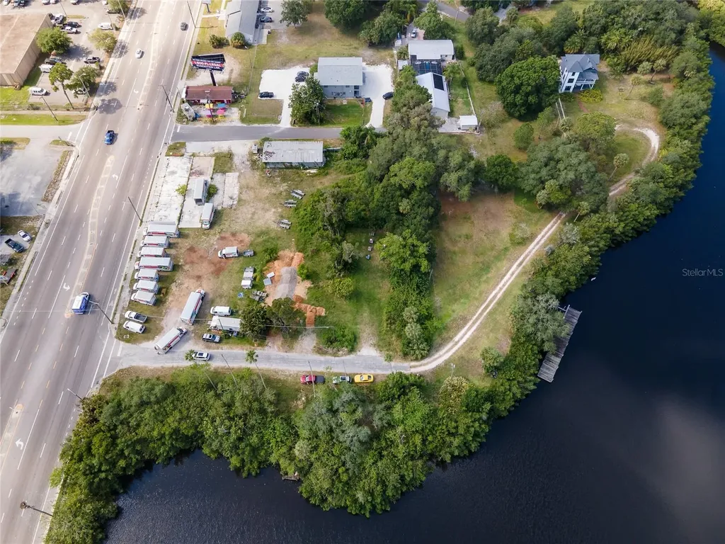 102 Dickman Drive SW Ruskin FL 33570