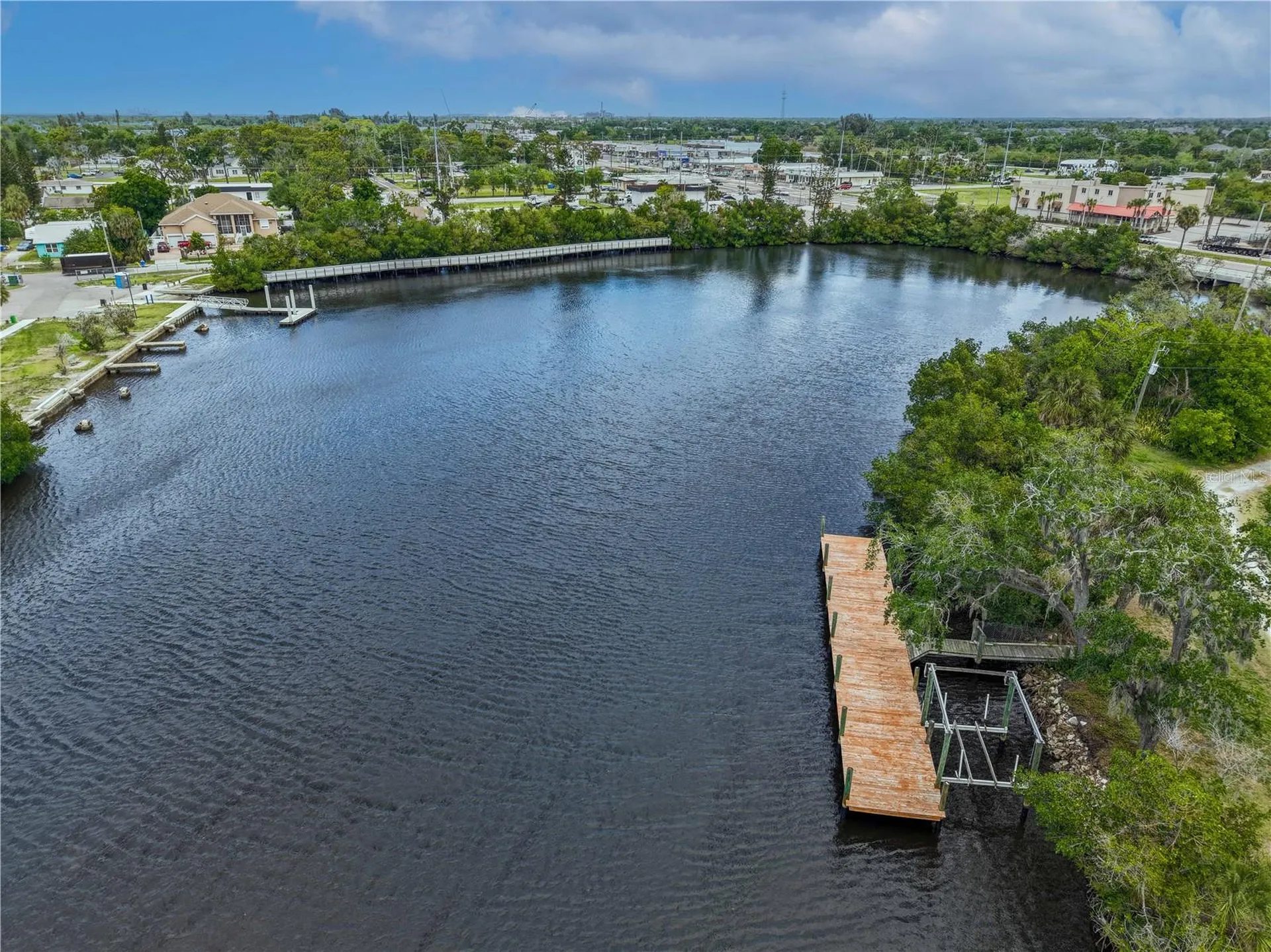 102 Dickman Drive SW Ruskin FL 33570