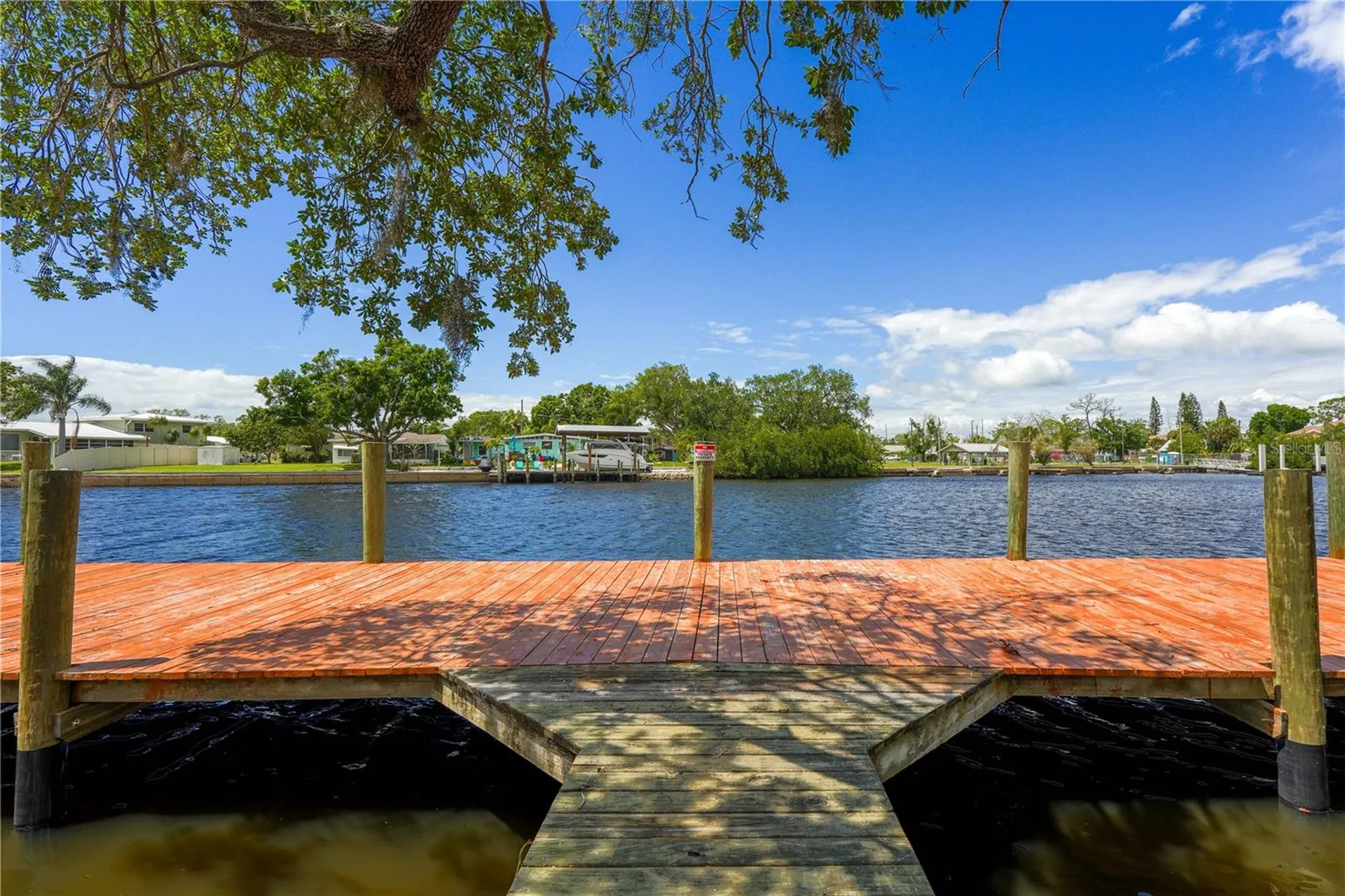 102 Dickman Drive SW Ruskin FL 33570