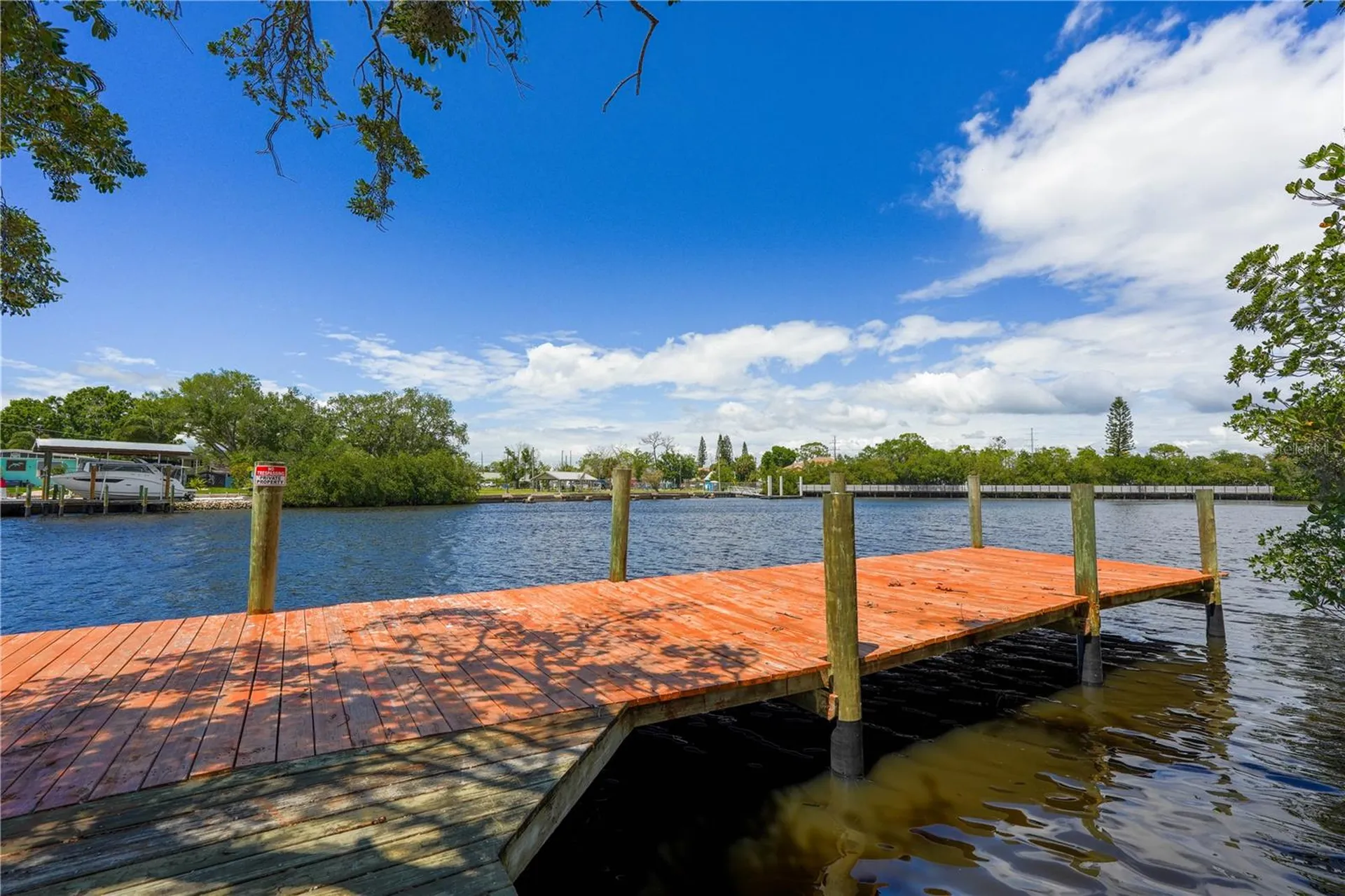 102 Dickman Drive SW Ruskin FL 33570