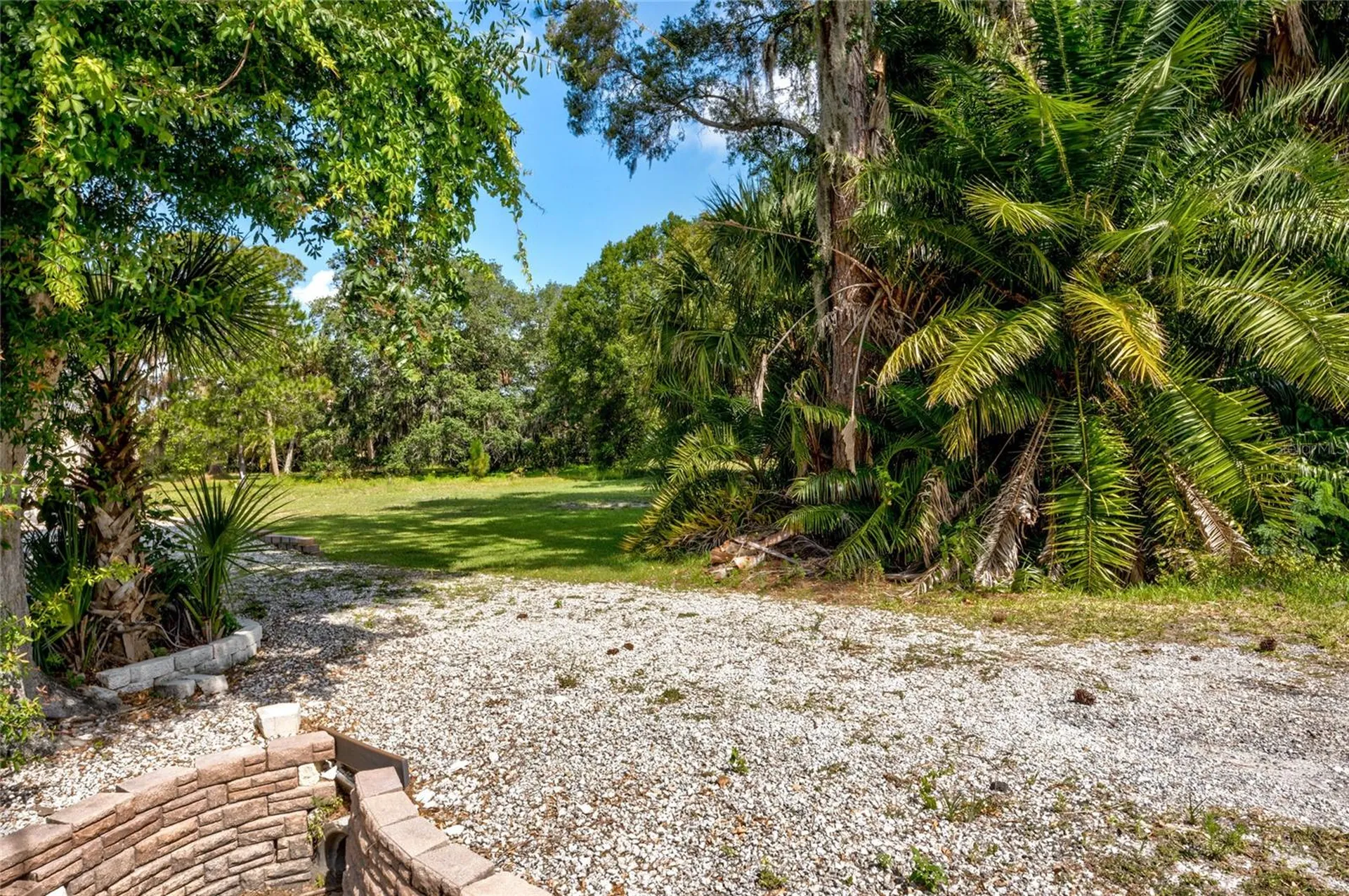 102 Dickman Drive SW Ruskin FL 33570
